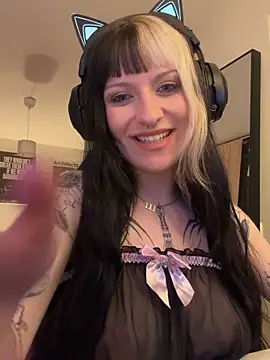 Snapshot of kittlunixx chatting on March 24, 2026, 5:24 pm kittlunixx online show from March 24, 2026, 5:24 pm
