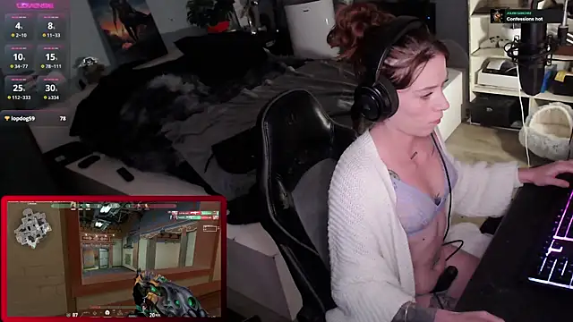 Snapshot of Horny_Makima chatting on October 19, 2025, 11:24 am Horny Makima online show from October 19, 2025, 11:24 am