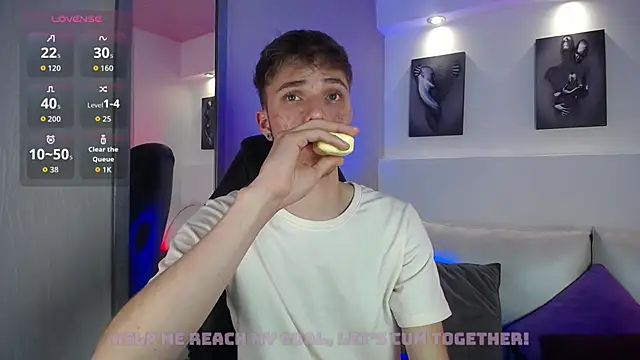 Snapshot of Robbin_Blaze chatting on November 22, 2025, 5:06 am Robbin Blaze online show from November 22, 2025, 5:06 am