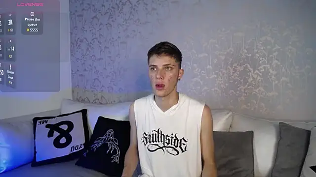 Snapshot of Robbin_Blaze chatting on September 13, 2025, 8:31 pm Robbin Blaze online show from September 13, 2025, 8:31 pm