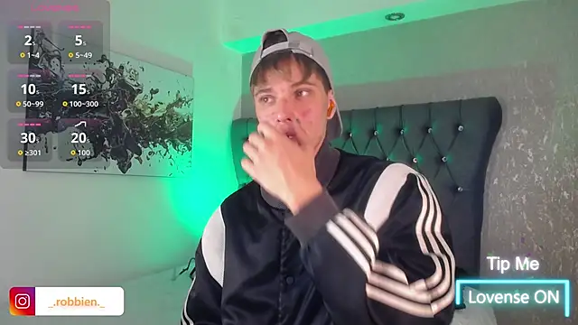 Robbin Blaze online show from April 20, 2026, 4:48 am