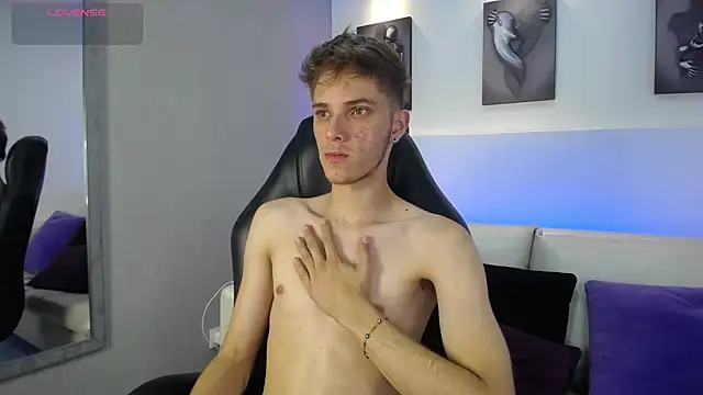 Snapshot of Robbin_Blaze chatting on December 5, 2025, 5:06 am Robbin Blaze online show from December 5, 2025, 5:06 am