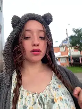 Baby  Otaku online show from November 21, 2025, 10:31 pm