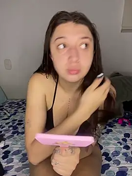 Snapshot of Mia__Gray chatting on December 17, 2025, 6:13 pm Mia Gray online show from December 17, 2025, 6:13 pm