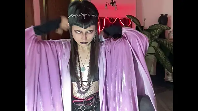 Snapshot of ELENA_UMBRA chatting on October 15, 2025, 8:44 am ELENA UMBRA online show from October 15, 2025, 8:44 am