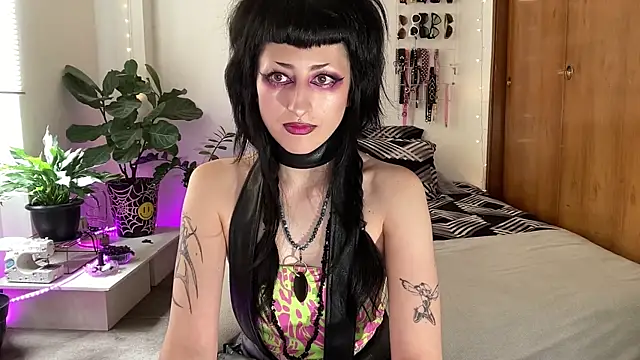 ELENA UMBRA online show from May 20, 2026, 4:37 pm