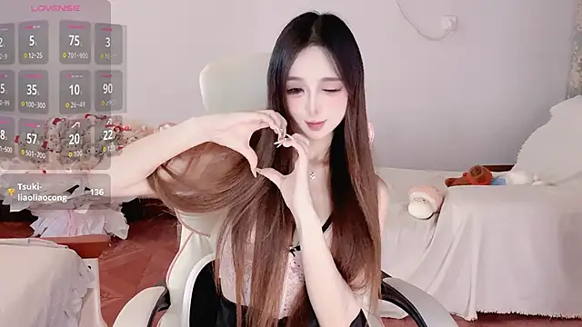 Snapshot of Tsuki-MM chatting on October 30, 2025, 6:34 am Tsuki-MM online show from October 30, 2025, 6:34 am