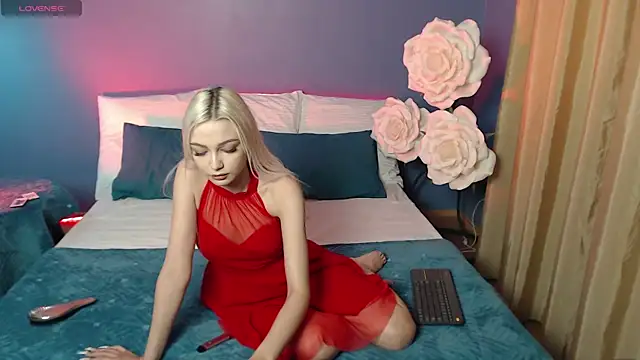 Snapshot of LinaLirian chatting on October 25, 2025, 2:17 pm LinaLirian online show from October 25, 2025, 2:17 pm