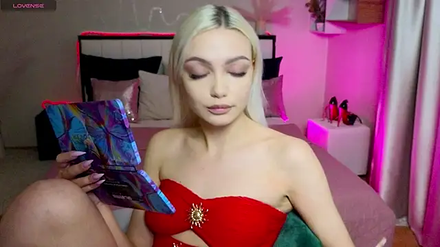 Snapshot of LinaLirian chatting on October 24, 2025, 2:16 pm LinaLirian online show from October 24, 2025, 2:16 pm