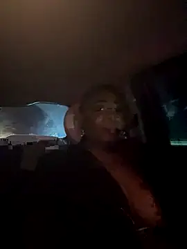 Snapshot of RoyalQueen2u chatting on November 29, 2025, 1:17 am RoyalQueen2u online show from November 29, 2025, 1:17 am