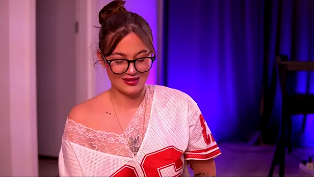 Snapshot of AryaDeluna chatting on October 5, 2025, 11:50 pm AryaDeluna online show from October 5, 2025, 11:50 pm