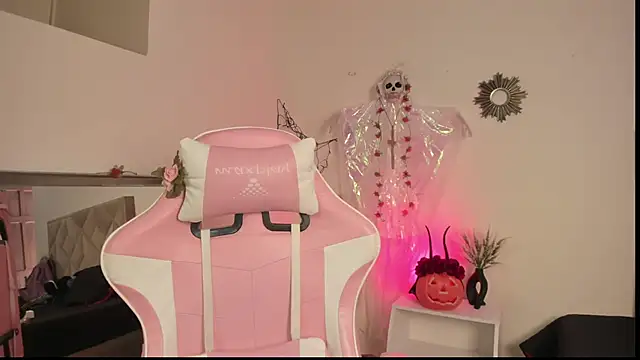 Paprika  online show from October 22, 2025, 6:29 pm