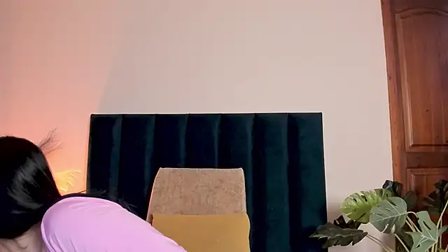 Snapshot of AbbieJoness_ chatting on November 18, 2025, 11:35 am AbbieJoness online show from November 18, 2025, 11:35 am