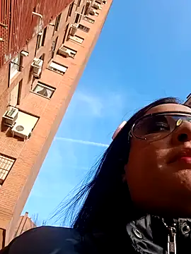 hotCOUPLEPETRA online show from February 27, 2026, 4:40 pm