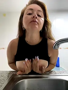 Snapshot of IvannaDivina chatting on September 29, 2025, 4:56 pm IvannaDivina online show from September 29, 2025, 4:56 pm