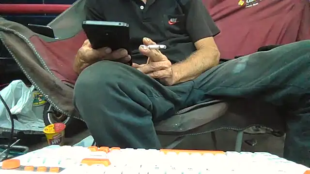 Lovyourpuss online show from February 10, 2026, 3:49 am