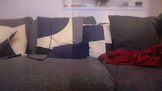 Snapshot of CloudyMuscleBeefy chatting on November 21, 2025, 11:09 am CloudyMuscleBeefy online show from November 21, 2025, 11:09 am