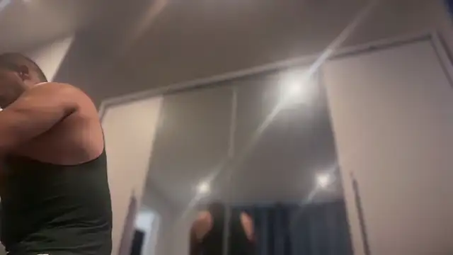 Snapshot of CloudyMuscleBeefy chatting on December 1, 2025, 2:29 pm CloudyMuscleBeefy online show from December 1, 2025, 2:29 pm