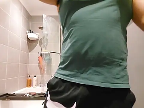 Snapshot of CloudyMuscleBeefy chatting on October 25, 2025, 12:39 pm CloudyMuscleBeefy online show from October 25, 2025, 12:39 pm