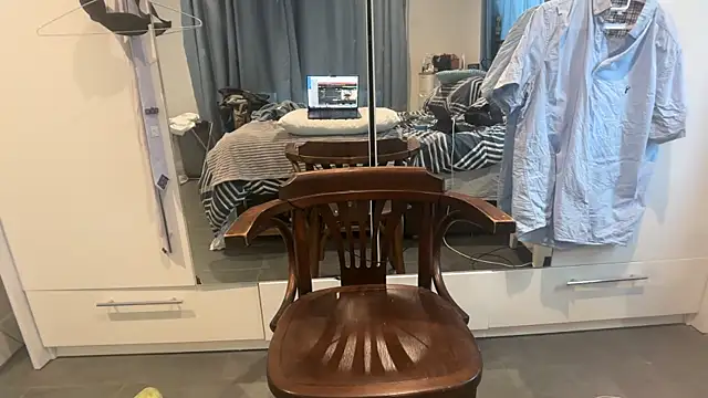 Snapshot of CloudyMuscleBeefy chatting on November 25, 2025, 2:17 pm CloudyMuscleBeefy online show from November 25, 2025, 2:17 pm