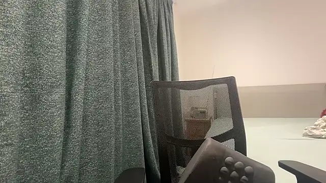 Snapshot of CloudyMuscleBeefy chatting on October 24, 2025, 5:45 pm CloudyMuscleBeefy online show from October 24, 2025, 5:45 pm