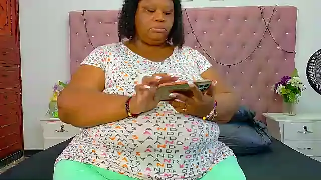 Snapshot of Exoticbigmandy chatting on October 4, 2025, 9:49 pm Exoticbigmandy online show from October 4, 2025, 9:49 pm