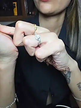 Isha Sax online show from March 20, 2026, 6:42 pm