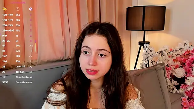 Snapshot of JulianaChapel chatting on September 15, 2025, 8:04 am JulianaChapel online show from September 15, 2025, 8:04 am