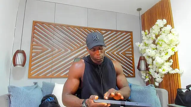 Snapshot of MarcusBlack_ chatting on October 27, 2025, 11:33 am MarcusBlack online show from October 27, 2025, 11:33 am