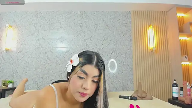 Antonella west online show from April 8, 2026, 10:11 pm