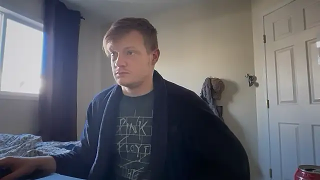 lustylyndon online show from March 23, 2026, 4:40 pm