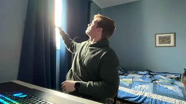 lustylyndon online show from April 3, 2026, 3:07 pm