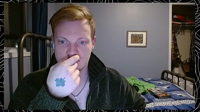 Snapshot of lustylyndon chatting on December 17, 2025, 1:05 pm lustylyndon online show from December 17, 2025, 1:05 pm