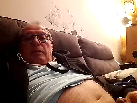 Vince072 online show from October 8, 2025, 6:41 pm