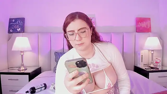 Snapshot of lizy_portman chatting on October 22, 2025, 7:35 pm lizy portman online show from October 22, 2025, 7:35 pm