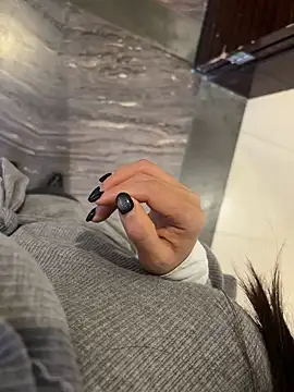 xiaoyuan01 online show from April 20, 2026, 2:25 am