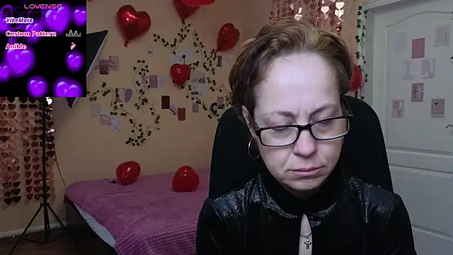 Snapshot of Ronda_Roni chatting on February 16, 2026, 5:39 am Ronda Roni online show from February 16, 2026, 5:39 am