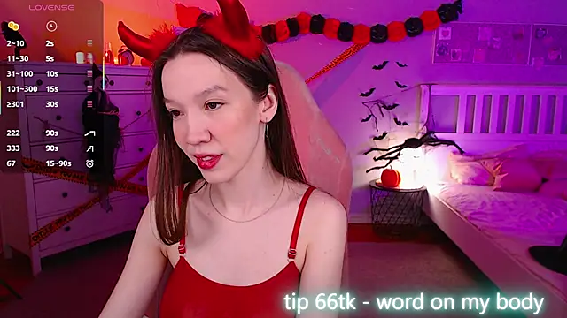 Snapshot of Shriya_Sarann chatting on October 26, 2025, 2:06 pm Shriya Sarann online show from October 26, 2025, 2:06 pm