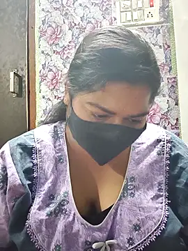 Liyaa 24 online show from March 16, 2026, 5:05 pm