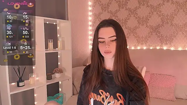 Snapshot of HolyMiax chatting on February 16, 2026, 3:49 am HolyMiax online show from February 16, 2026, 3:49 am