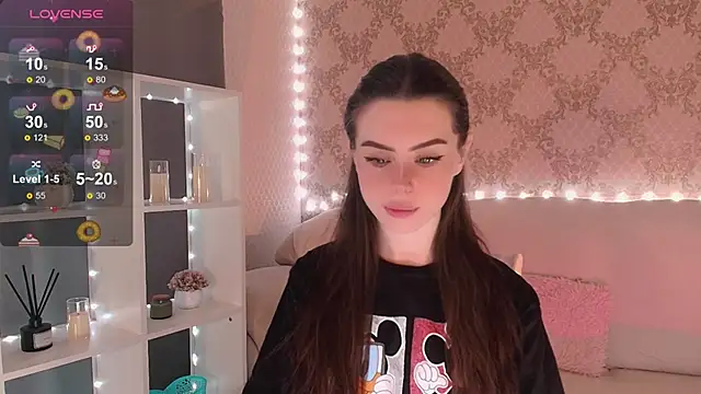 Snapshot of HolyMiax chatting on January 17, 2026, 3:43 am HolyMiax online show from January 17, 2026, 3:43 am