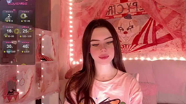 Snapshot of HolyMiax chatting on November 5, 2025, 3:20 am HolyMiax online show from November 5, 2025, 3:20 am