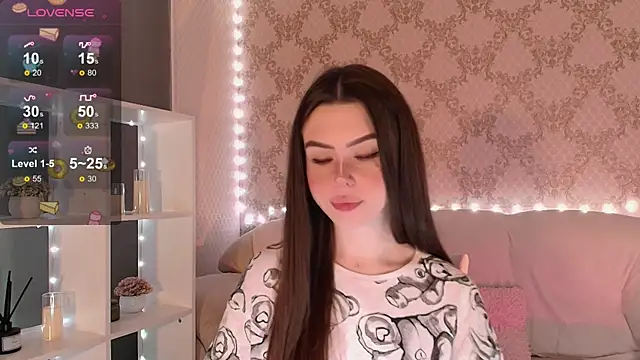 Snapshot of HolyMiax chatting on November 29, 2025, 3:28 am HolyMiax online show from November 29, 2025, 3:28 am