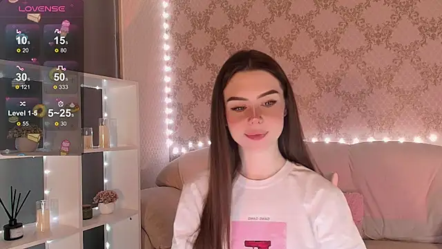 Snapshot of HolyMiax chatting on November 19, 2025, 3:17 am HolyMiax online show from November 19, 2025, 3:17 am