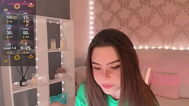 Snapshot of HolyMiax chatting on February 13, 2026, 3:28 am HolyMiax online show from February 13, 2026, 3:28 am