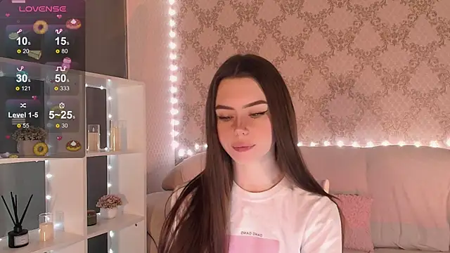 Snapshot of HolyMiax chatting on December 21, 2025, 3:30 am HolyMiax online show from December 21, 2025, 3:30 am