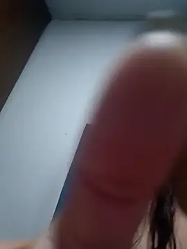 EmmaJhomson online show from April 19, 2026, 8:26 am