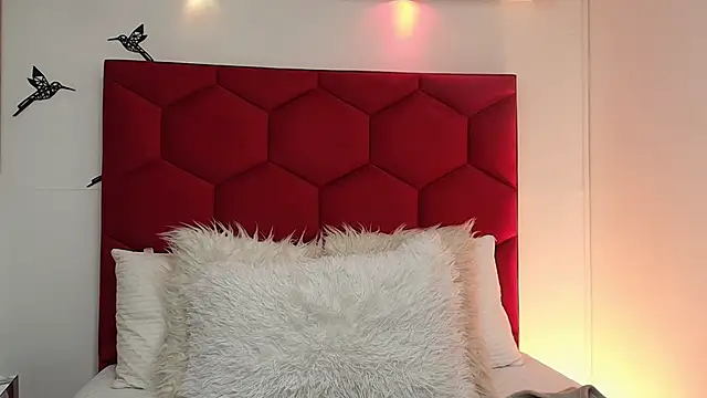 EmmaJhomson online show from February 23, 2026, 12:50 pm