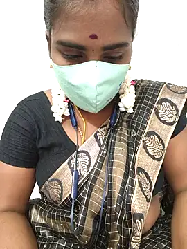 Snapshot of Tamil_riyalini12 chatting on September 10, 2025, 5:28 am Tamil riyalini12 online show from September 10, 2025, 5:28 am