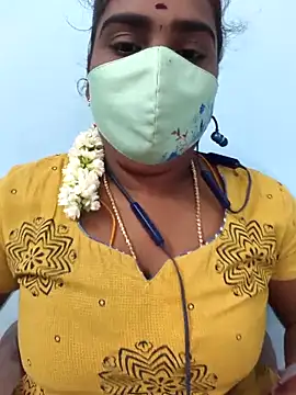 Snapshot of Tamil_riyalini12 chatting on November 25, 2025, 5:02 pm Tamil riyalini12 online show from November 25, 2025, 5:02 pm